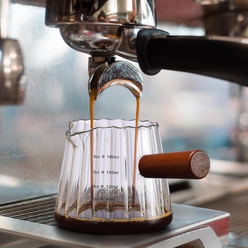 V字型注ぎ口エスプレッソショットグラス 6オンス 木製ハンド - Home Barista のレビューと価格