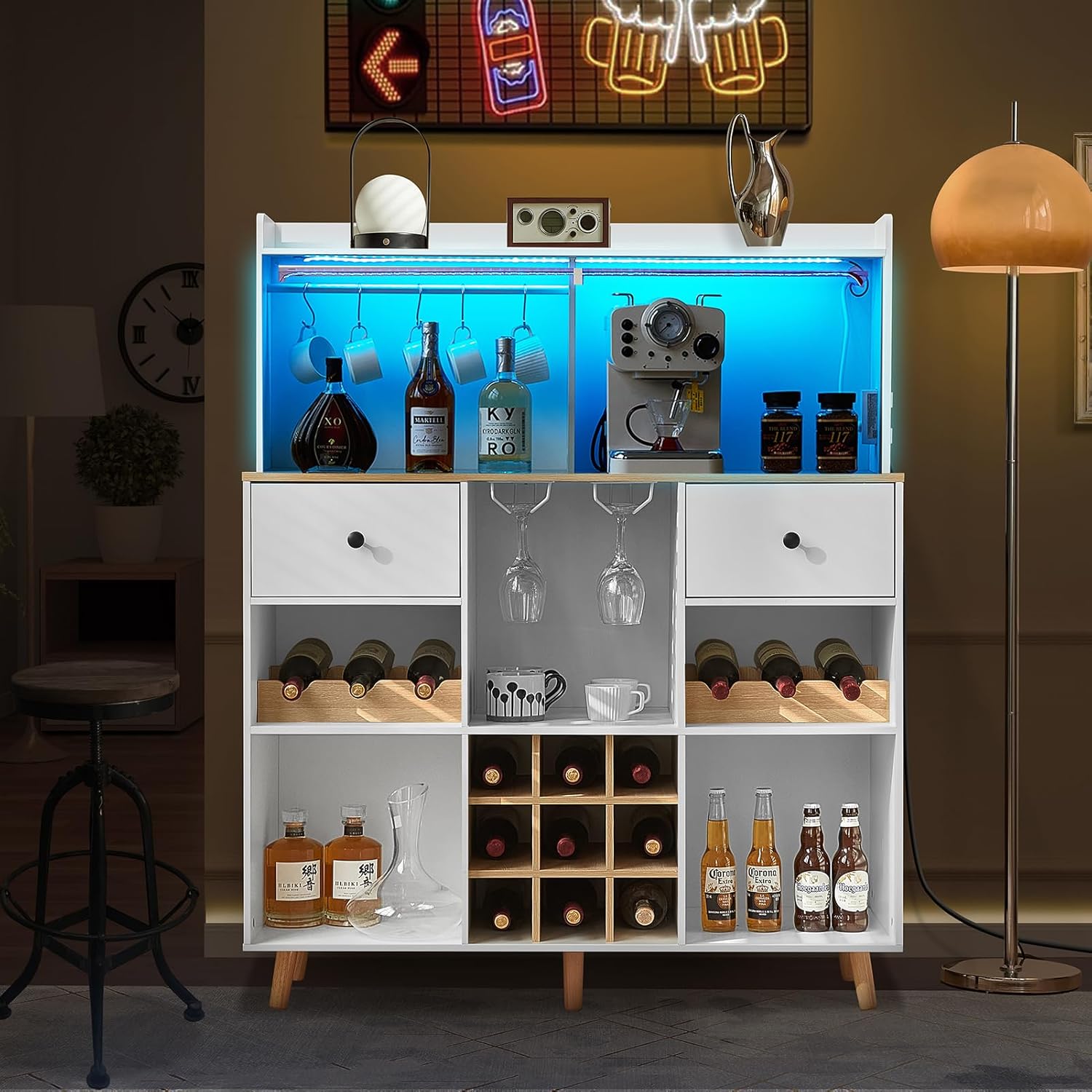 電源コンセントとLEDライト付きワインバーキャビネット、引き - Home Bar Shelves のレビューと価格